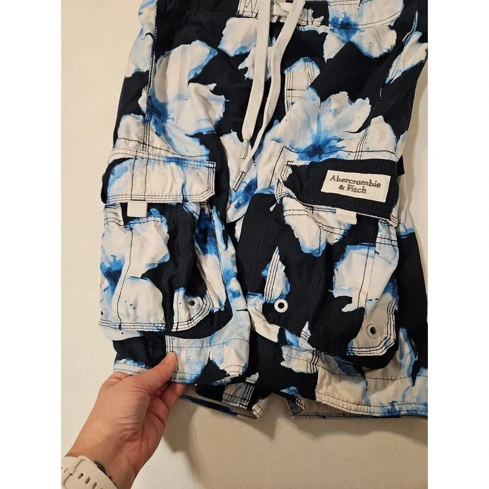 Abercombie & Fitch‎ Navy/White Swim Trunks Mens Medium Lined Cargo Floral (1512